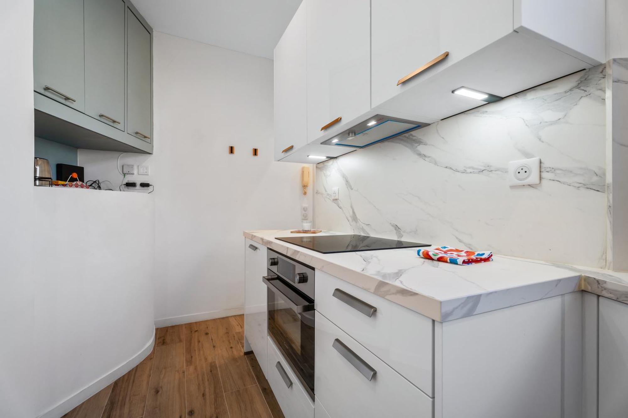 Renting - Honore - Elegant Near Promenade Des Appartamento *